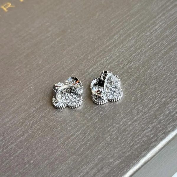 VCA-Magic-Alhambra-earrings