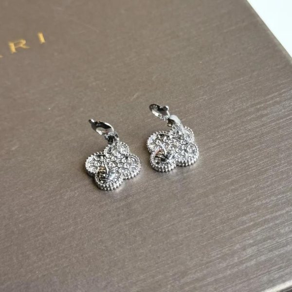 VCA-Magic-Alhambra-earrings