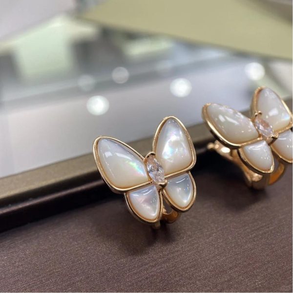 Van-Cleef-Arpels-Two-Butterfly-earrings-white-mother-of-pearl