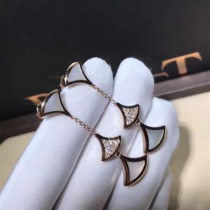 Bvlgari Diva' Dream Earrings mother of pearls