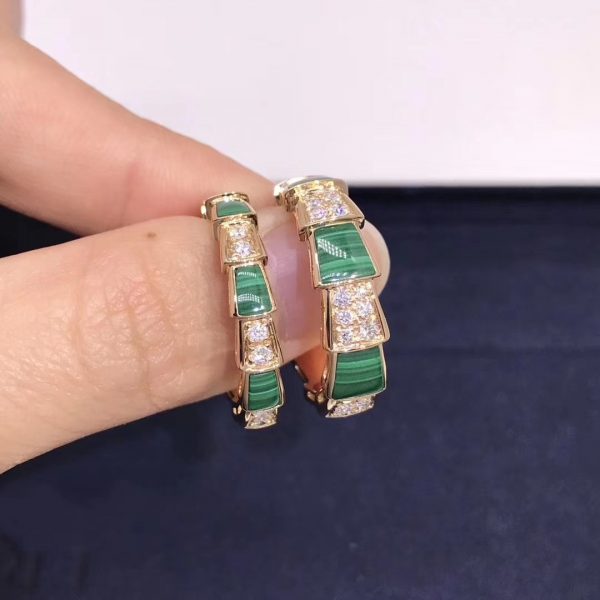 Bvlgari Serpenti 18 kt rose gold thin ring set with malachite elements and pavé diamonds (0.20 ct)