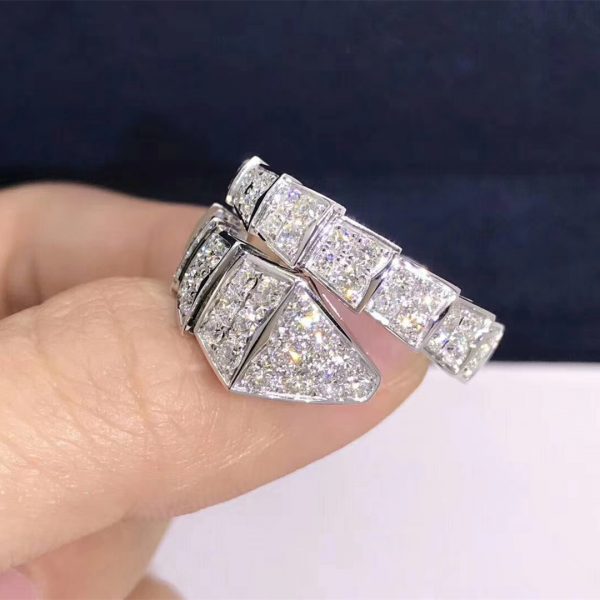 Bvlgari Serpenti one-coil ring in 18 kt white gold, set with full pavé diamonds