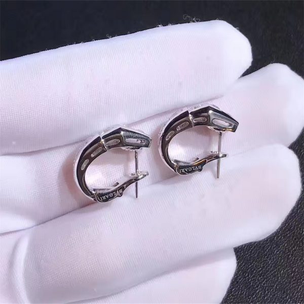 Bvlgari Serpenti slim earrings in 18kt white gold, set with full pavé diamonds