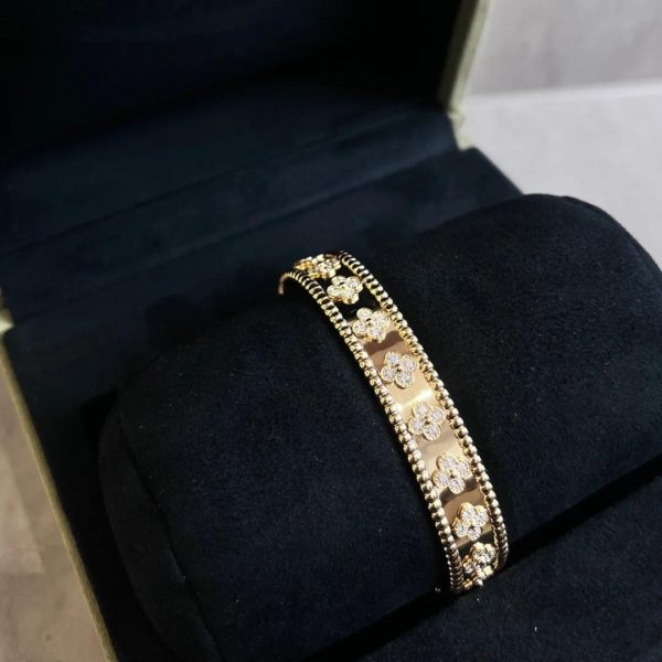 VCA-Perlée-clovers-bracelet