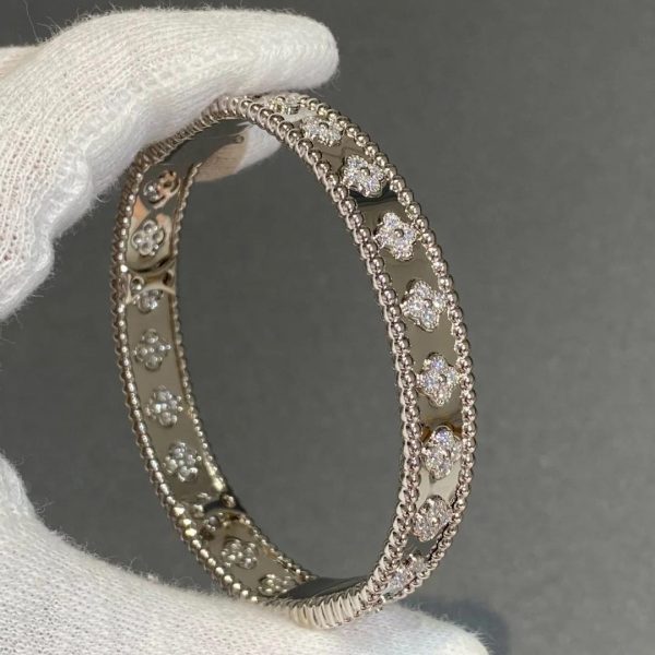 VCA-Perlée-clovers-bracelet-white-gold