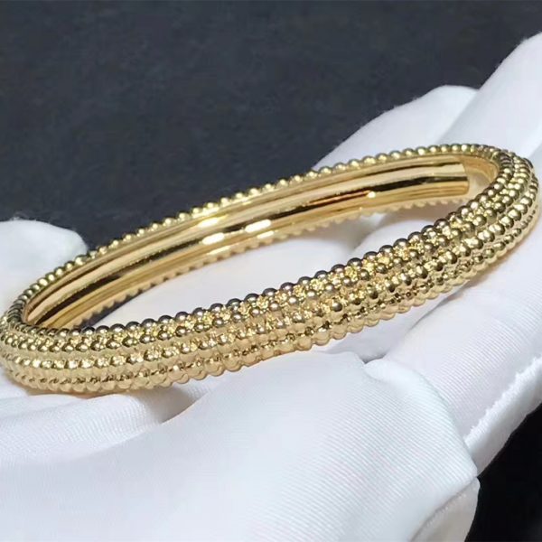 Van Cleef & Arpels perlee bracelet