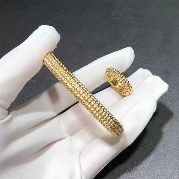 Van Cleef & Arpels perlee bracelet
