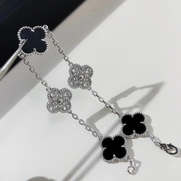 VCA-Vintage-Alhambra-Bracelet-Onyx-white-gold-diamonds