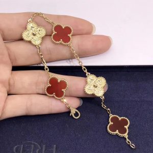 VCA Vintage Alhambra Bracelet Yellow gold, 3 Carnelian