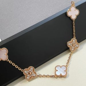 Van-Cleef-Arpels-Vintage-Alhambra-bracelet-5-motifs-Diamonds