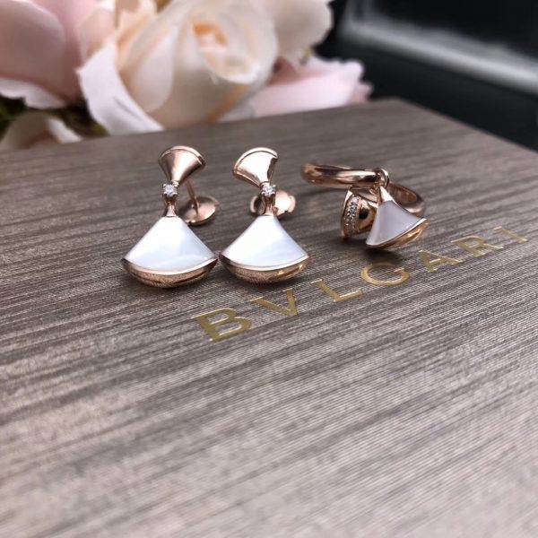bvlgari DIVAS' DREAM earrings in 18 kt rose gold set with mother-of-pearl and diamonds