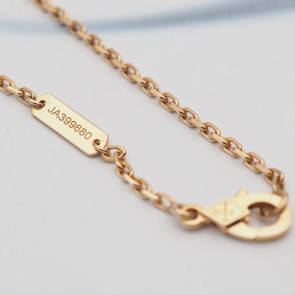 Van-Cleef-Arpels-Magic-Alhambra-long-necklace-1-motif-yellow-gold.