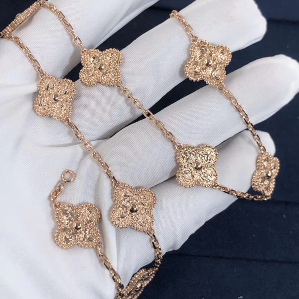 Van Cleef & Arpels Vintage Alhambra necklace， yellow gold, 10 motifs