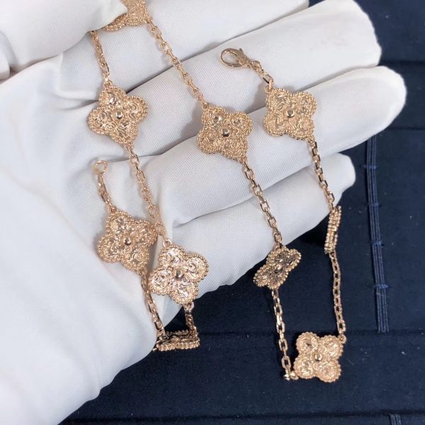 Van Cleef & Arpels Vintage Alhambra necklace， yellow gold, 10 motifs