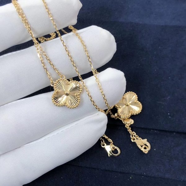 Van Cleef & Arpels Vintage Alhambra pendant, yellow gold