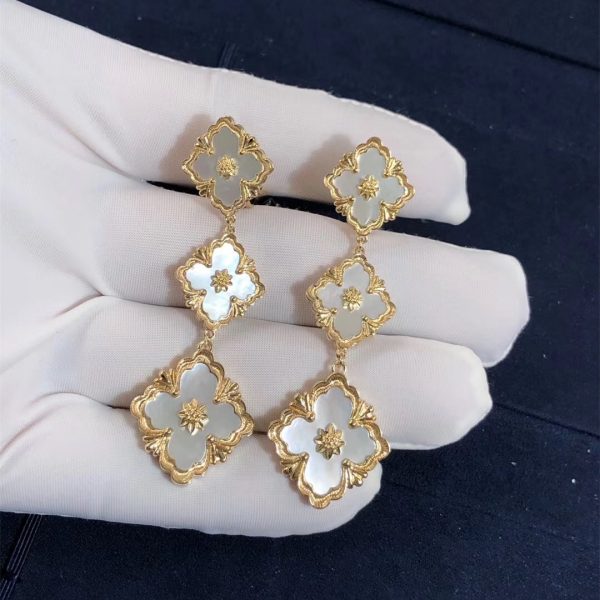 Buccellati Opera Earrings with White mother of pearls