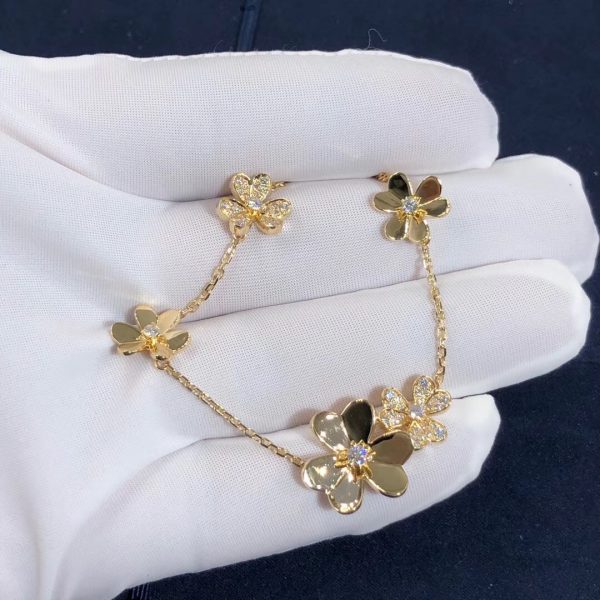 Van Cleef & Arpels Frivole bracelet, 5 flowers, yellow gold, round diamonds; diamond quality DEF, IF to VVS.
