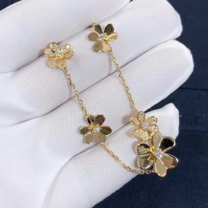 Van Cleef & Arpels Frivole bracelet, 5 flowers, yellow gold, round diamonds; diamond quality DEF, IF to VVS.
