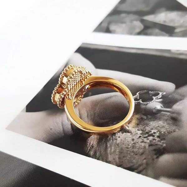 Van Cleef & Arpels Vintage Alhambra ring