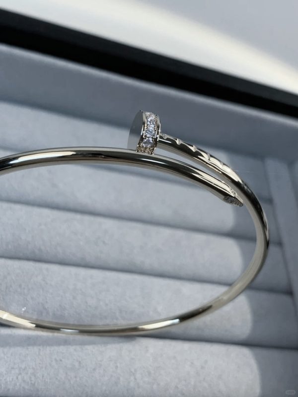 cartier-juste-un-clou-bracelet-small-model-diamonds-white-gold