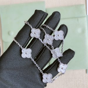 pure 18k gold van cleef arpels necklace