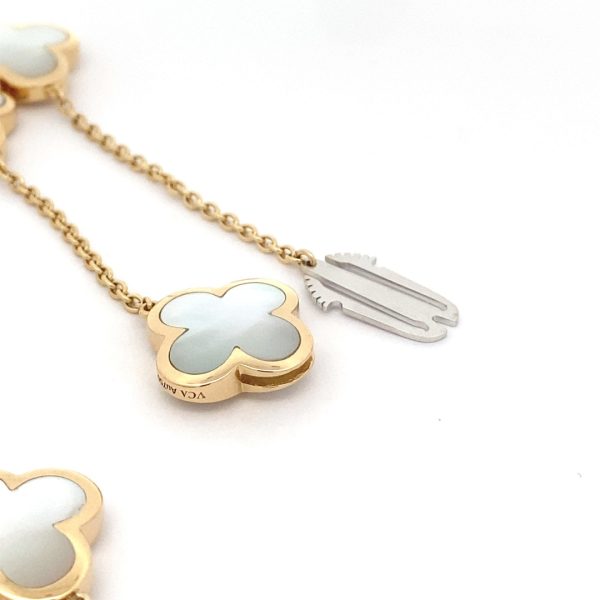 Features 9 Motif Van Cleef & Arpels Pure Alhambra Long Necklace
